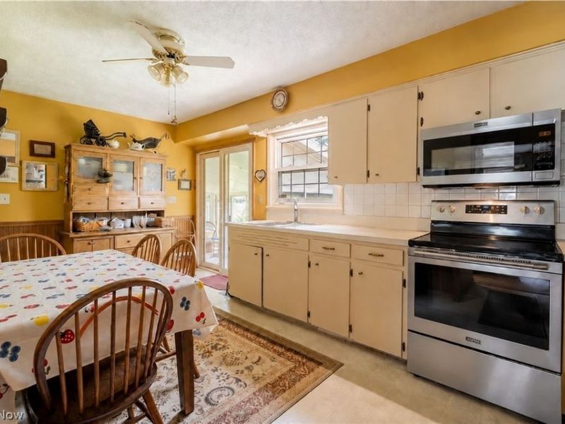 3112 N Bender Avenue , Akron, OH 44319 Photo 10