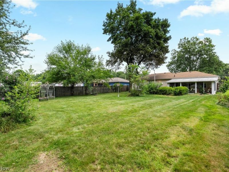 3112 N Bender Avenue , Akron, OH 44319 Photo 2
