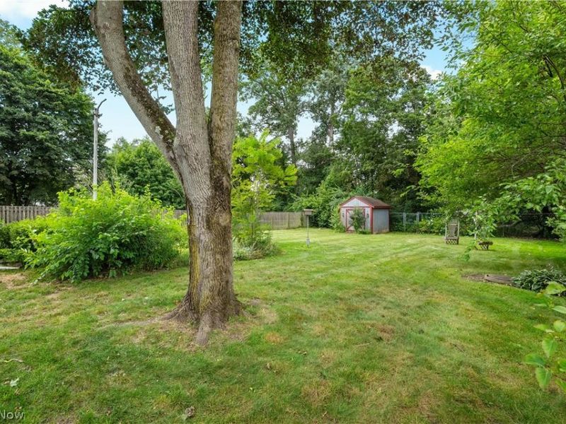 3112 N Bender Avenue , Akron, OH 44319 Photo 24