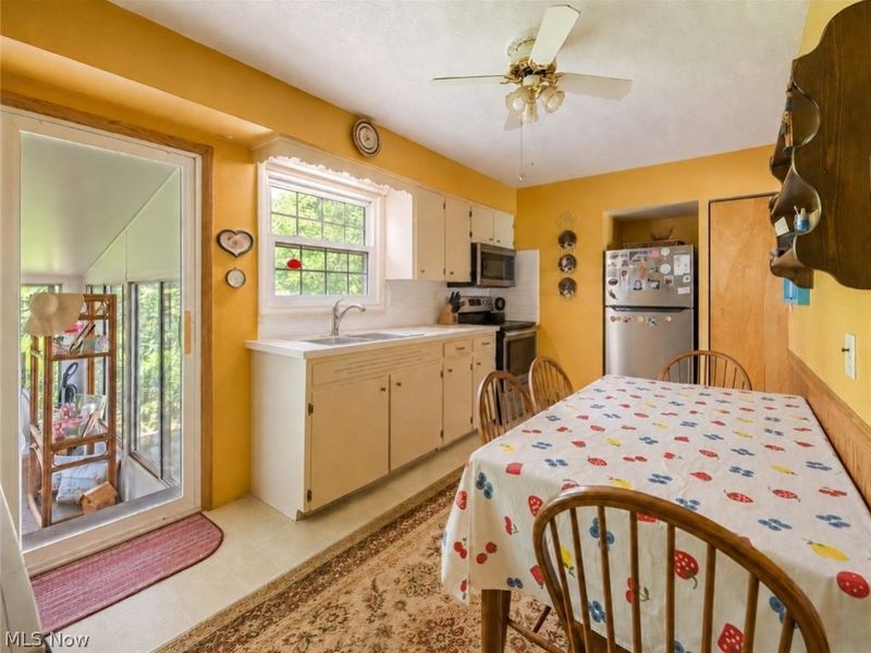 3112 N Bender Avenue , Akron, OH 44319 Photo 7