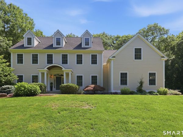 9 Ventres, Burlington, CT 06013