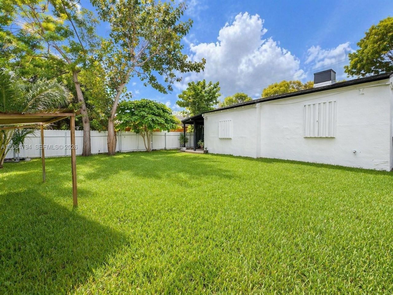 736 NW 41st St, Miami, FL 33127 Photo
