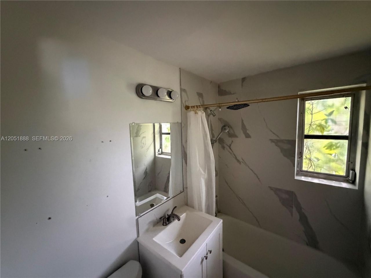 42 Almeria Ave, Unit 21, Coral Gables, FL 33134 Photo