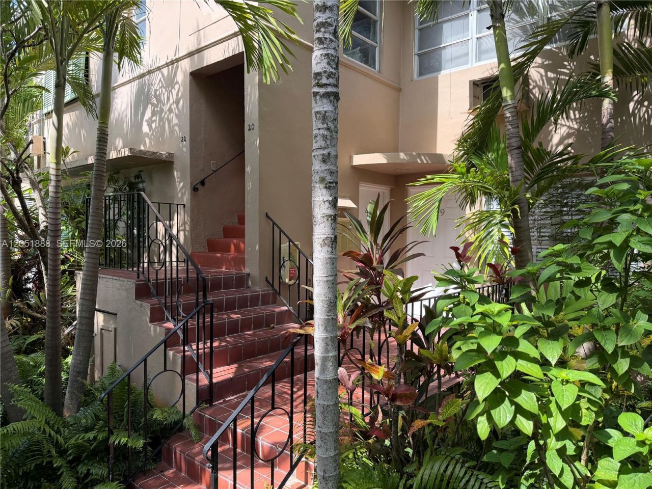 42 Almeria Ave, Unit 21, Coral Gables, FL 33134 Photo