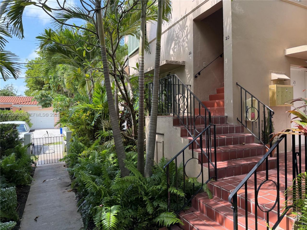 42 Almeria Ave, Unit 21, Coral Gables, FL 33134 Photo