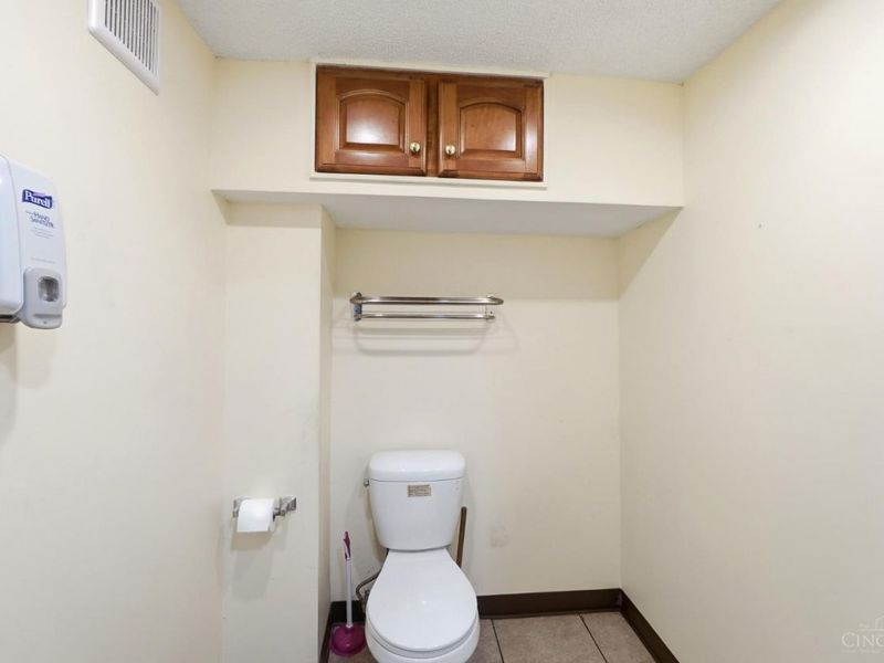 7293 Beechmont Avenue, Anderson Twp, OH 45230 Photo 61