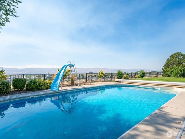 225 NE Widmer Drive , Royal City, WA 99357
