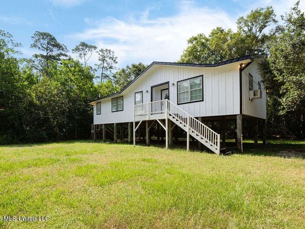 4103 Lake Street, Bay Saint Louis, MS 39520