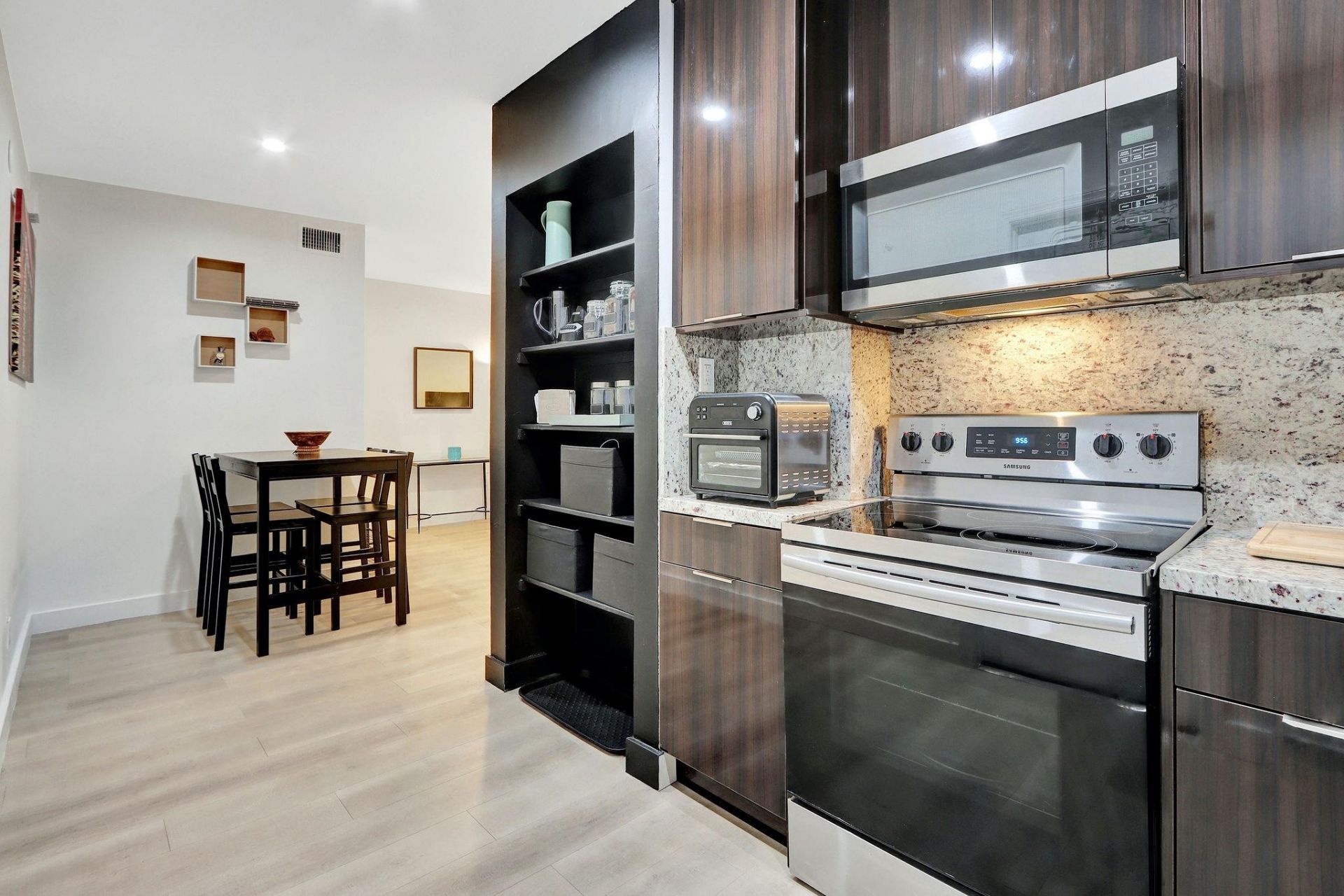2426 SE 17th Street, Unit 305, Fort Lauderdale, FL 33316 Photo