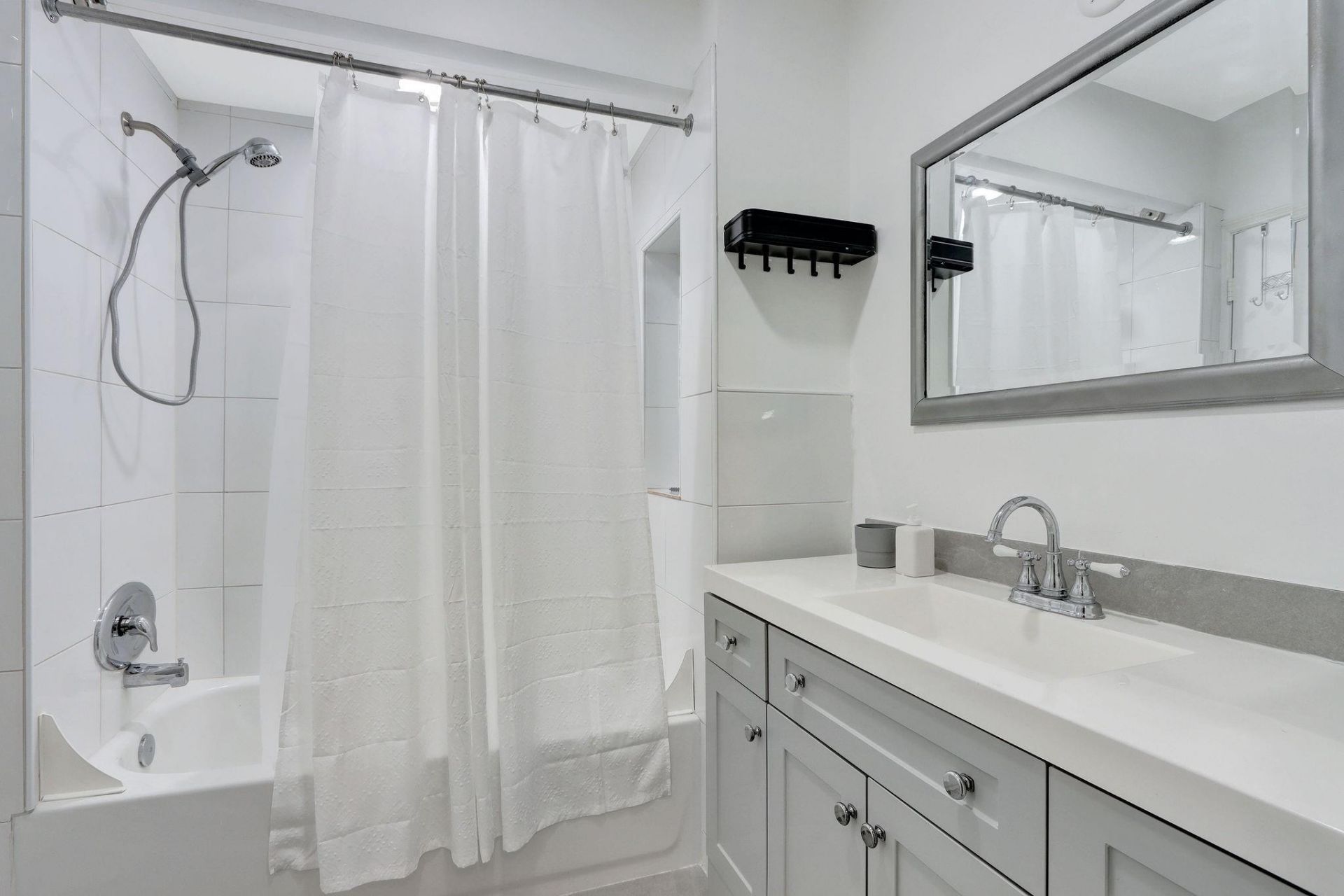 2426 SE 17th Street, Unit 305, Fort Lauderdale, FL 33316 Photo