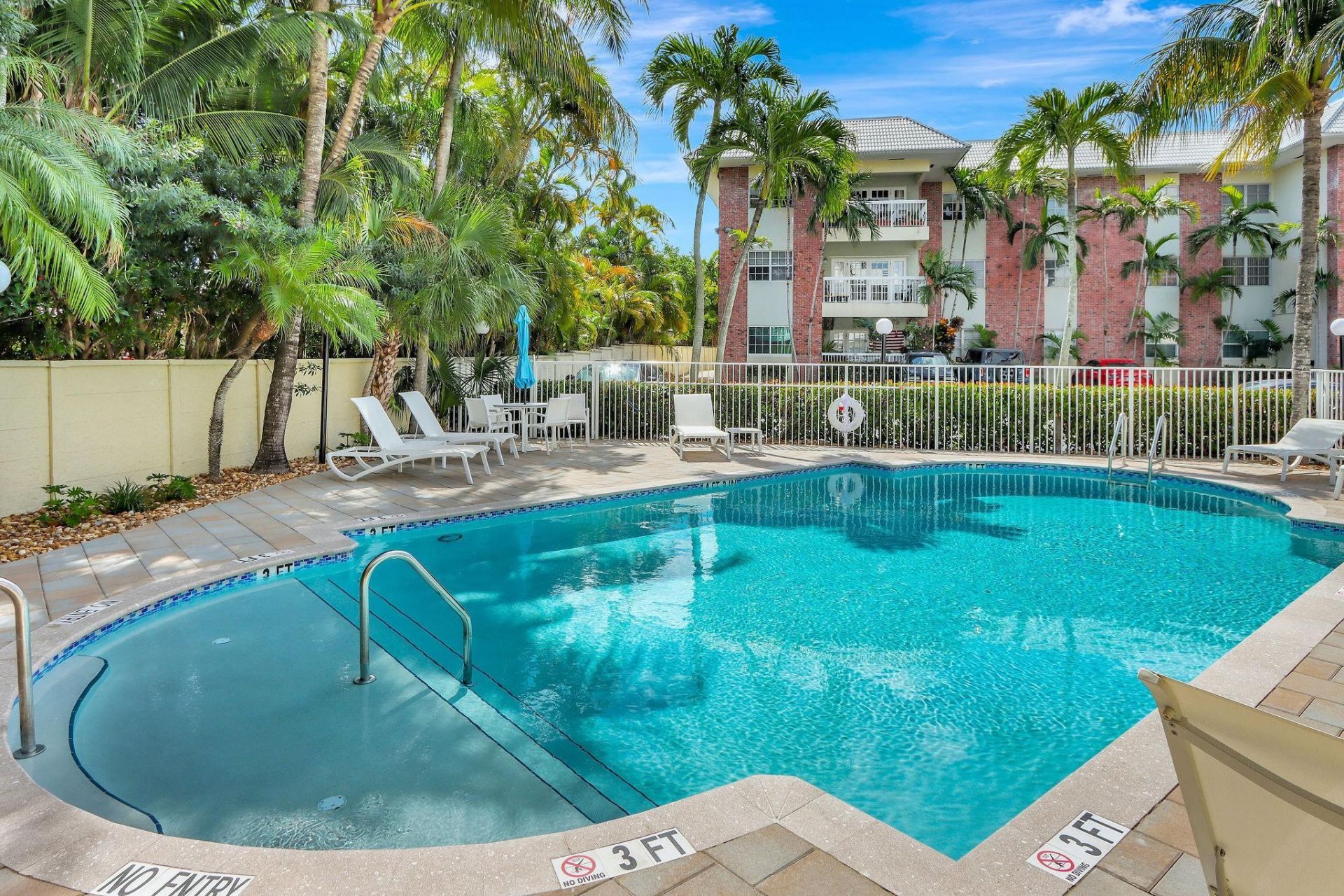 2426 SE 17th Street, Unit 305, Fort Lauderdale, FL 33316 Photo