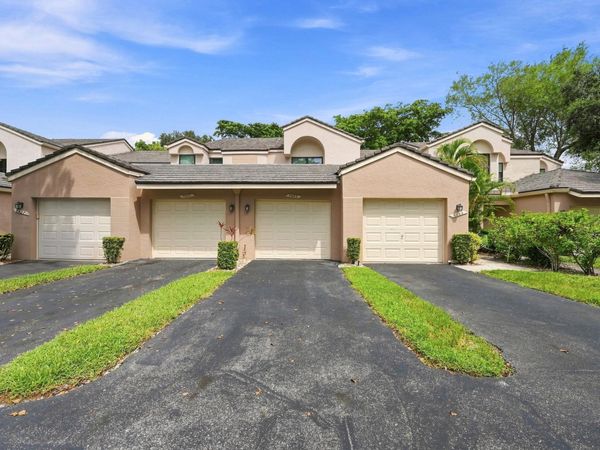 9825 NW 1ST Court, Plantation, FL 33324