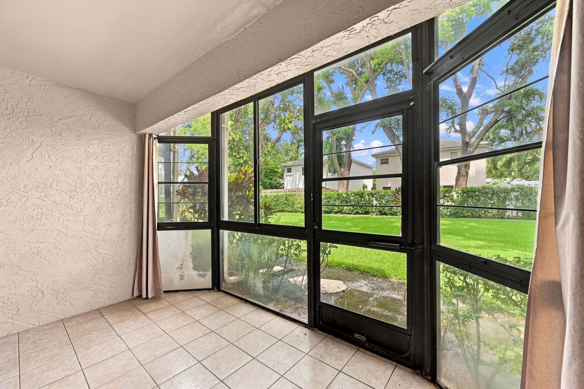 9825 NW 1st Court, Plantation, FL 33324 Photo