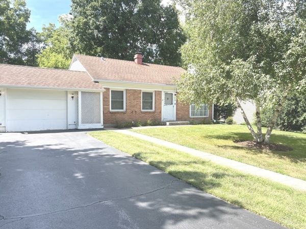 48 S Seebert Street , Cary, IL 60013