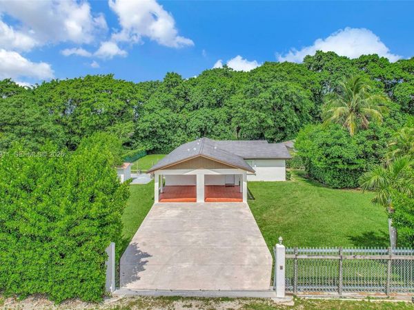 19200 SW 216th St , Miami, FL 33170