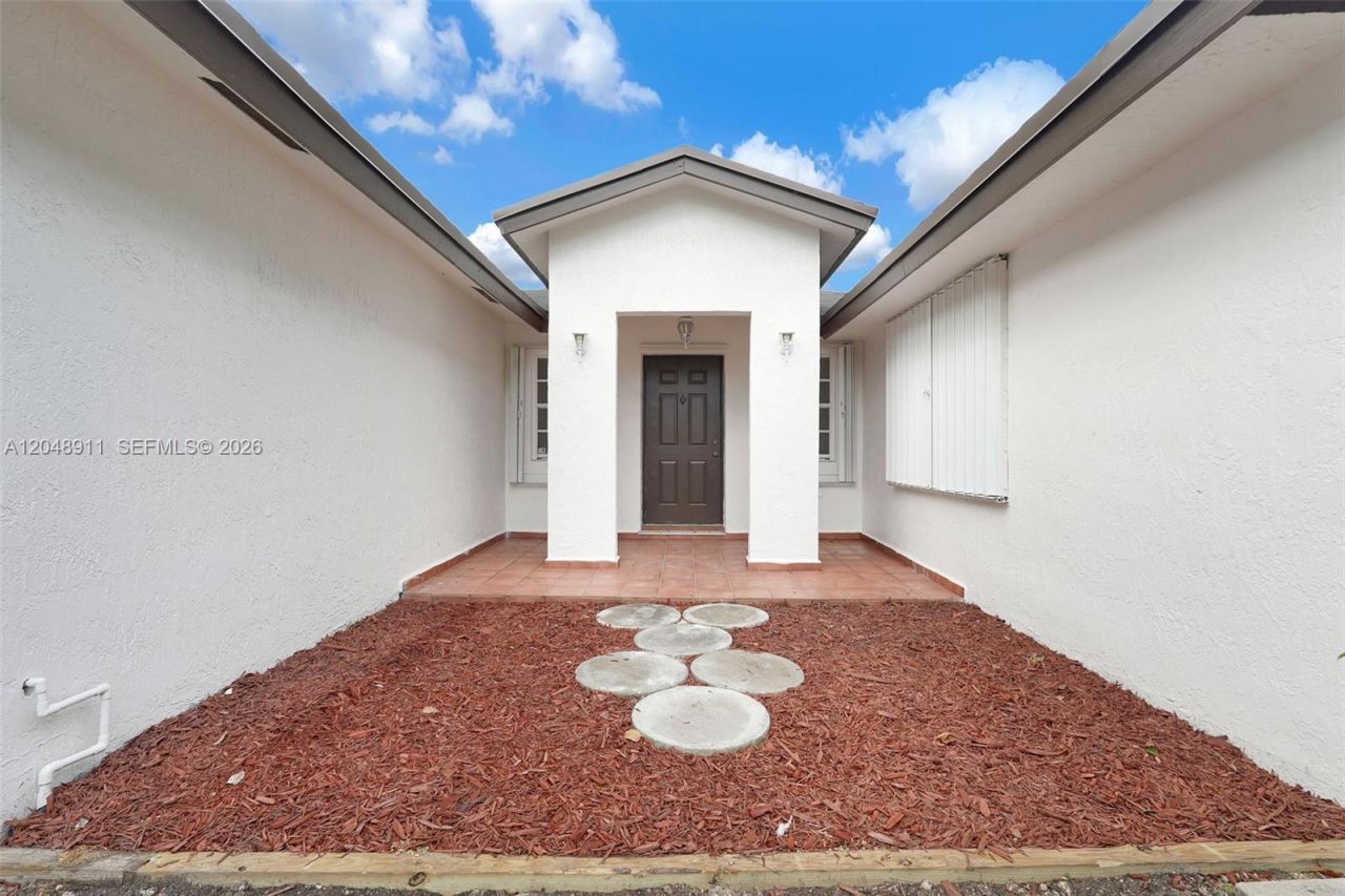 19200 SW 216th St, Miami, FL 33170 Photo