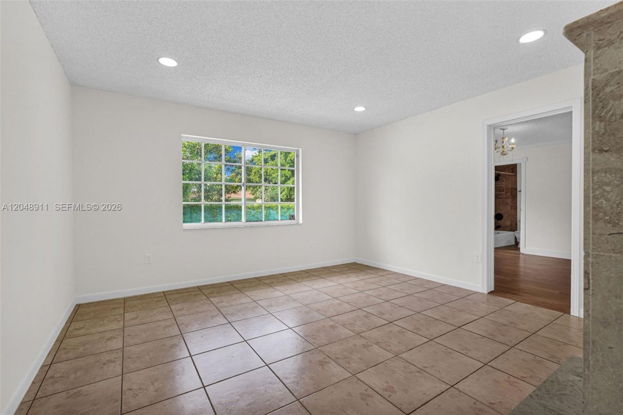 19200 SW 216th St, Miami, FL 33170 Photo