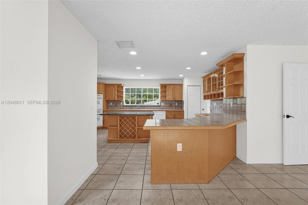 19200 SW 216th St, Miami, FL 33170 Photo