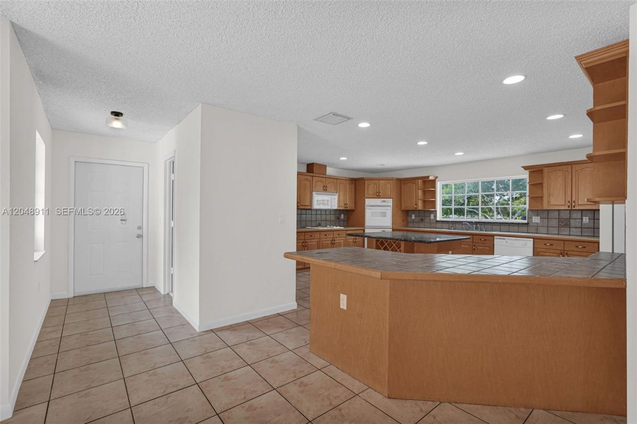 19200 SW 216th St, Miami, FL 33170 Photo