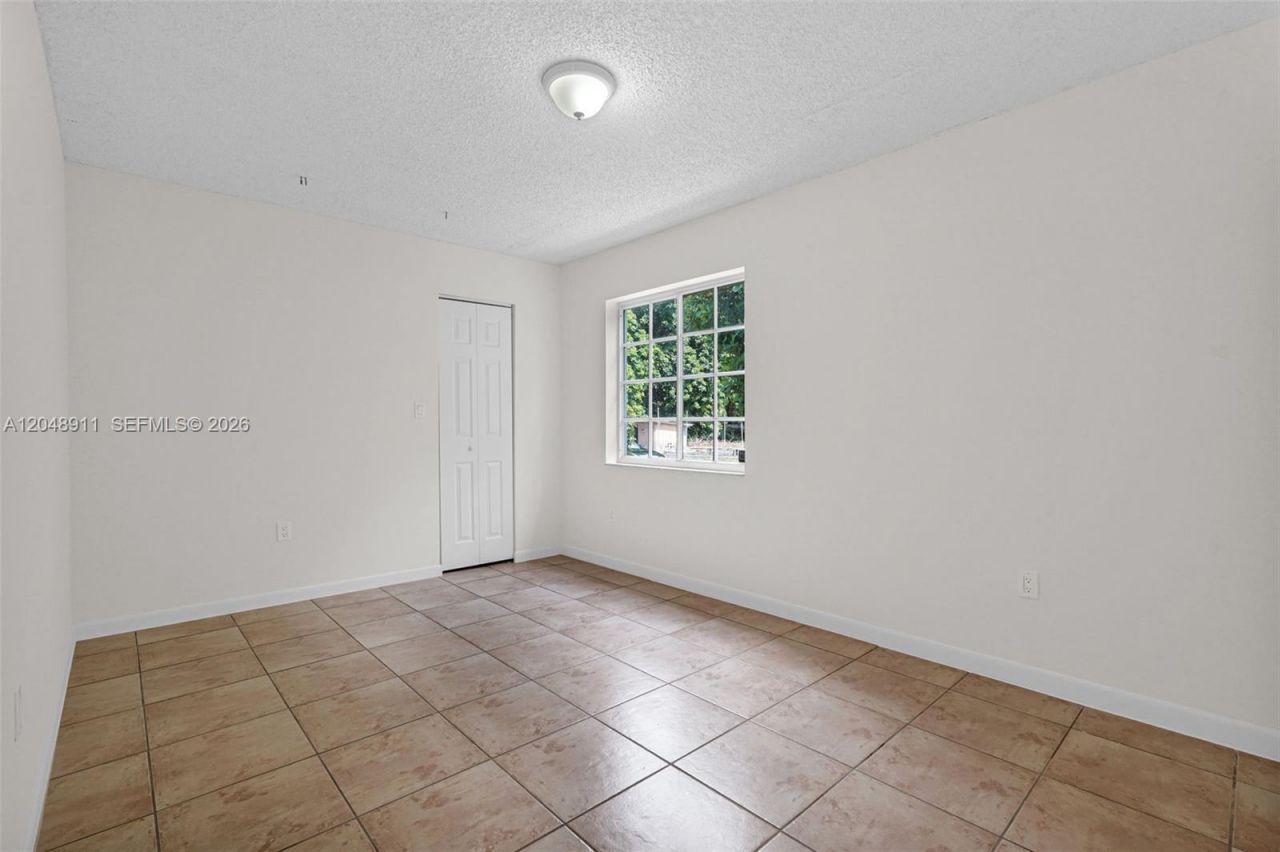 19200 SW 216th St, Miami, FL 33170 Photo