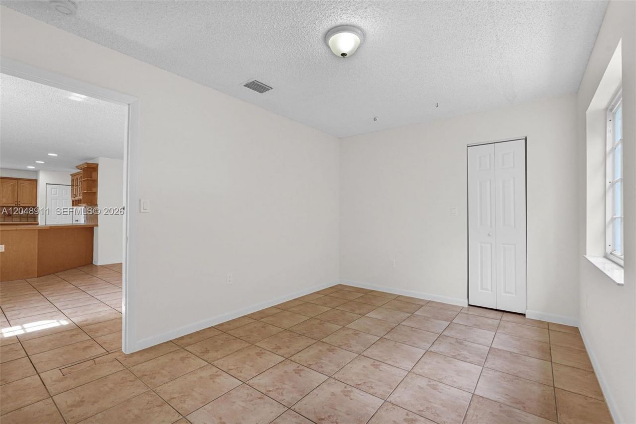 19200 SW 216th St, Miami, FL 33170 Photo