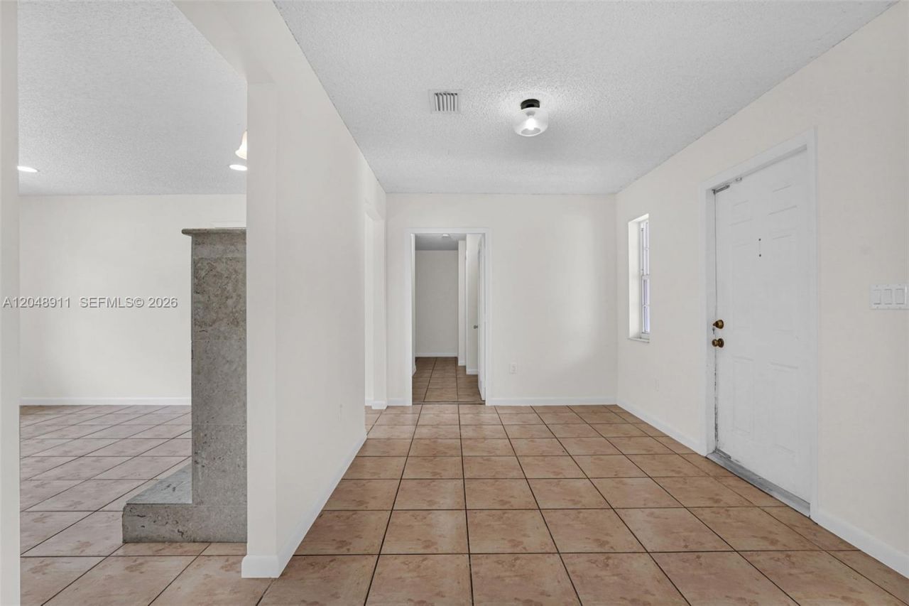 19200 SW 216th St, Miami, FL 33170 Photo