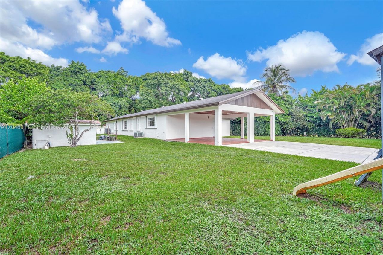 19200 SW 216th St, Miami, FL 33170 Photo
