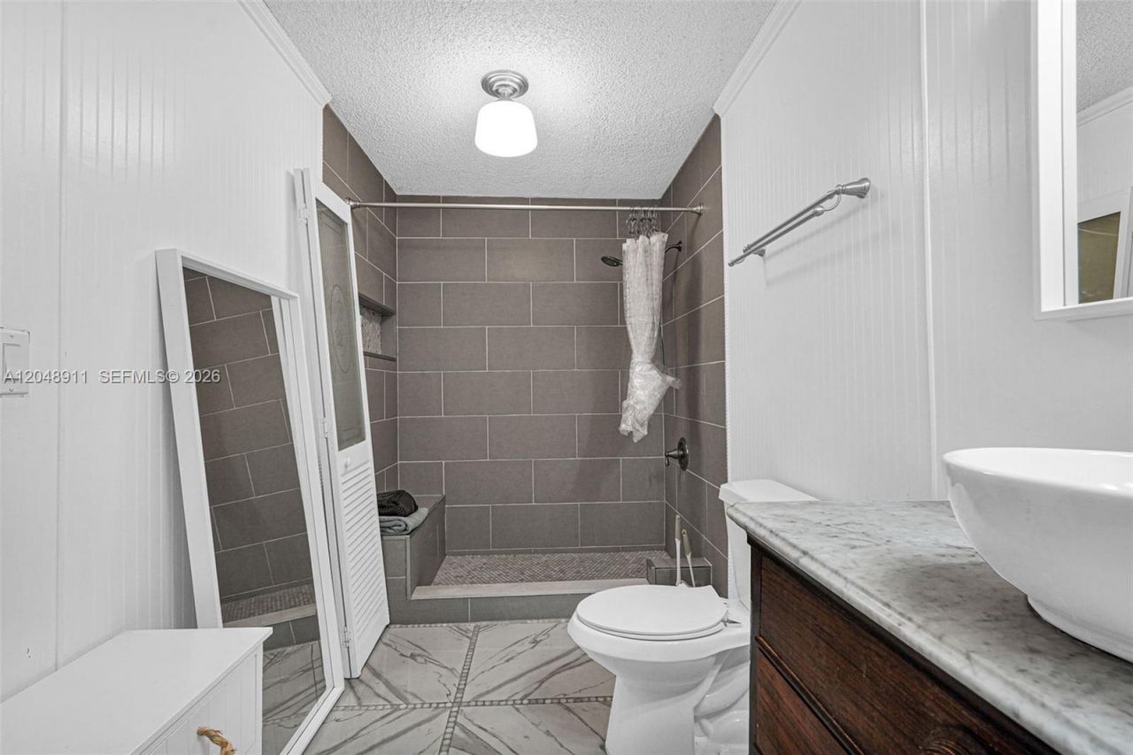 19200 SW 216th St, Miami, FL 33170 Photo