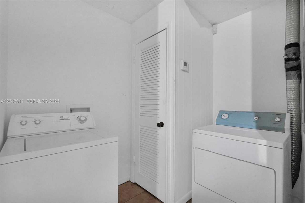 19200 SW 216th St, Miami, FL 33170 Photo