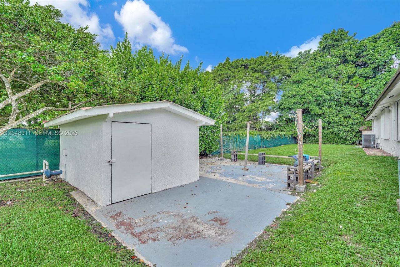 19200 SW 216th St, Miami, FL 33170 Photo