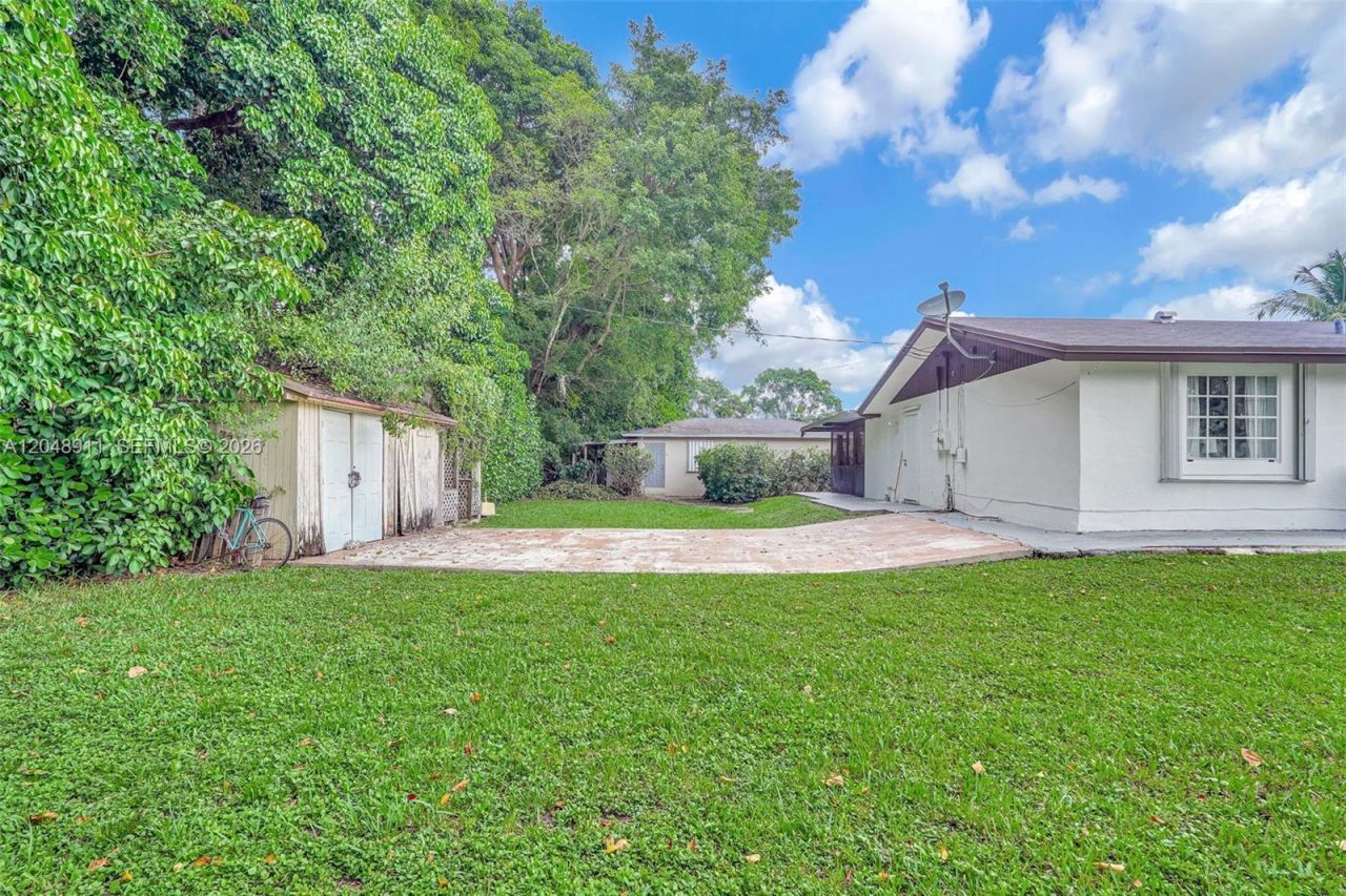 19200 SW 216th St, Miami, FL 33170 Photo