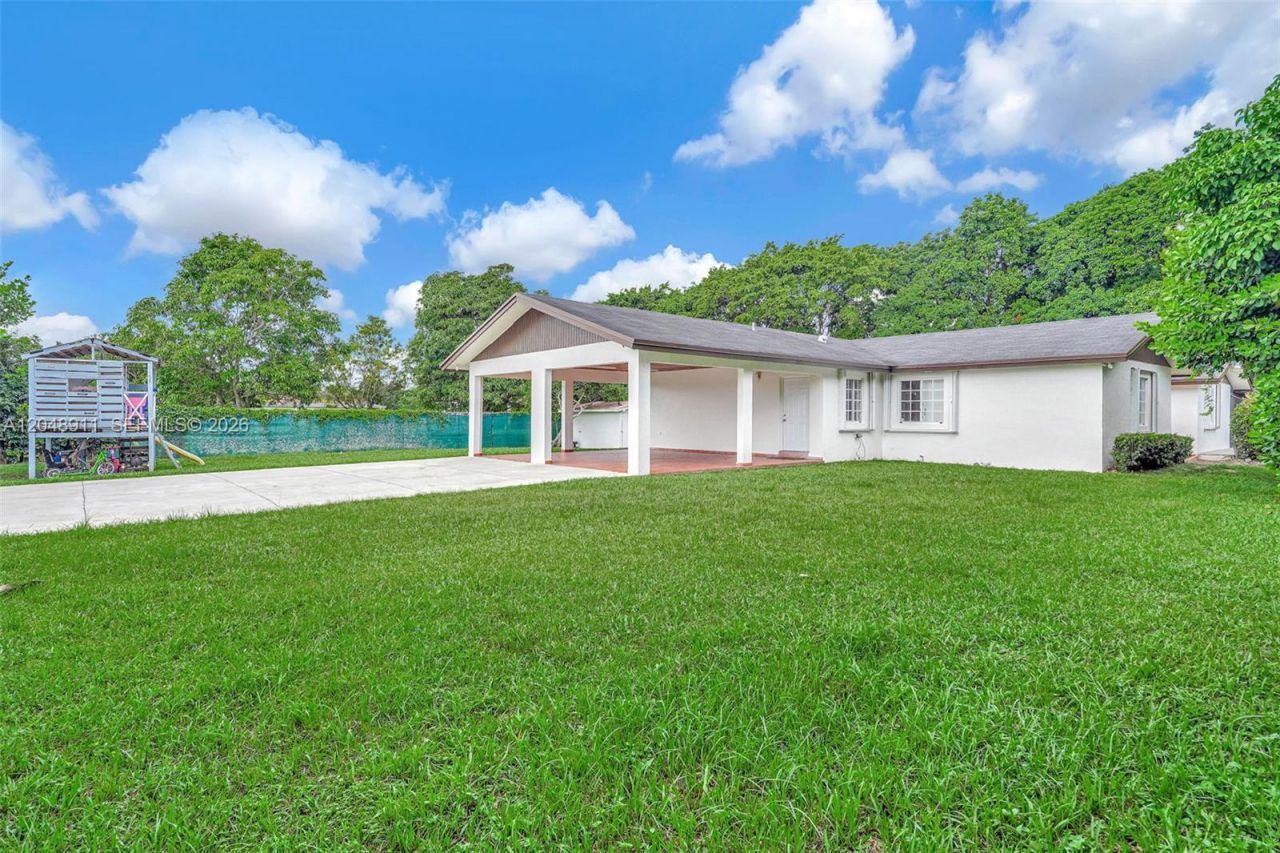 19200 SW 216th St, Miami, FL 33170 Photo