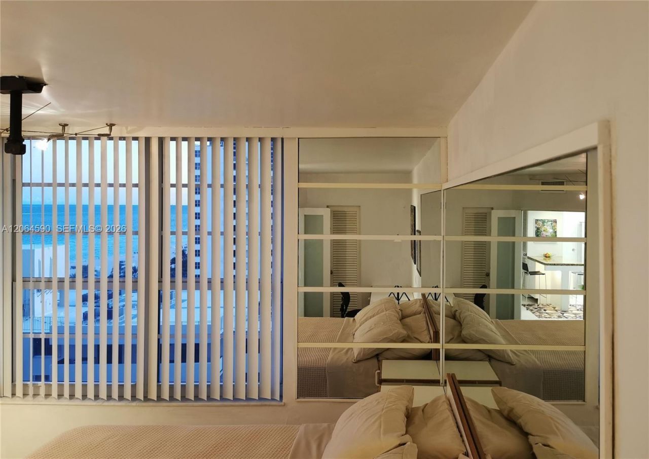 100 Lincoln Rd , Unit 1424, Miami Beach, FL 33139 Photo