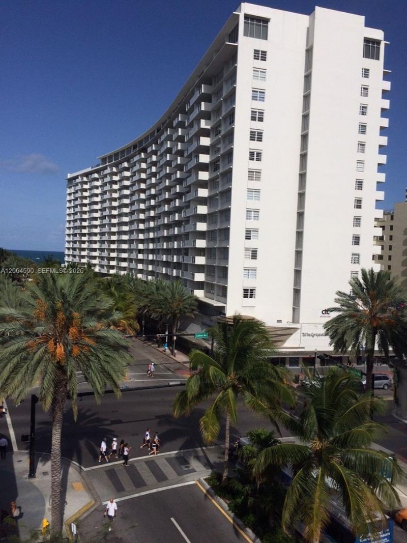 100 Lincoln Rd , Unit 1424, Miami Beach, FL 33139 Photo