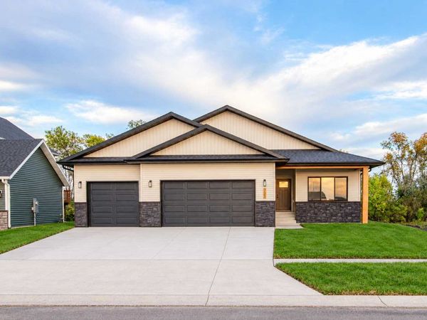7102 65th Street S, Horace, ND 58047