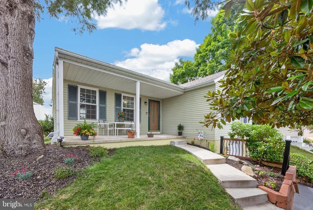 14 WINDEMERE COURT , DOWNINGTOWN, PA 19335