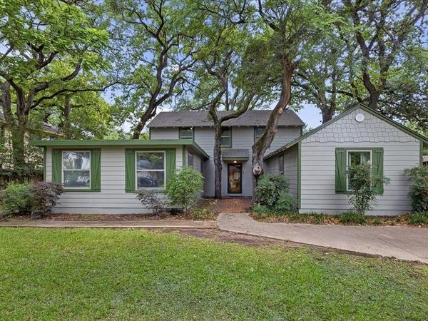 401 N Bailey Avenue , Fort Worth, TX 76107