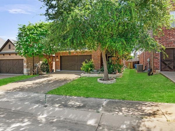 220 Sir Brine Drive, Lewisville, TX 75056