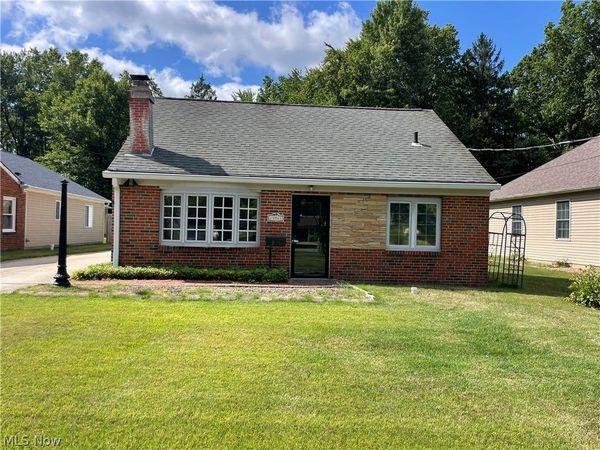25941 Myrtle Avenue , Olmsted Falls, OH 44138