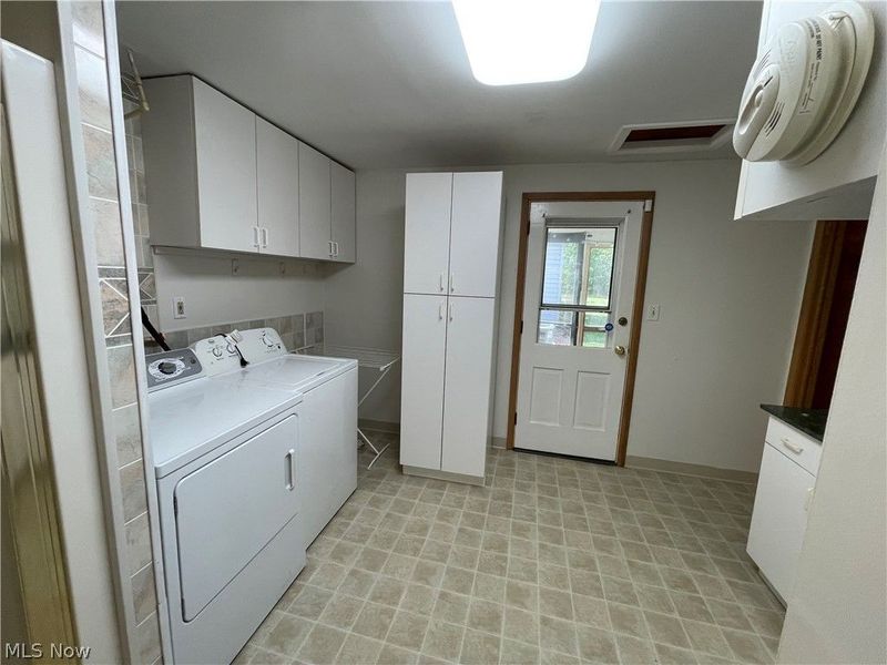 25941 Myrtle Avenue , Olmsted Falls, OH 44138 Photo 22