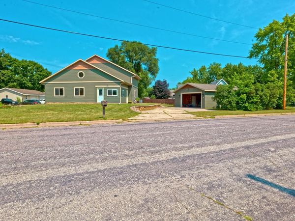 1627 N Salem ROAD, La Crosse, WI 54603