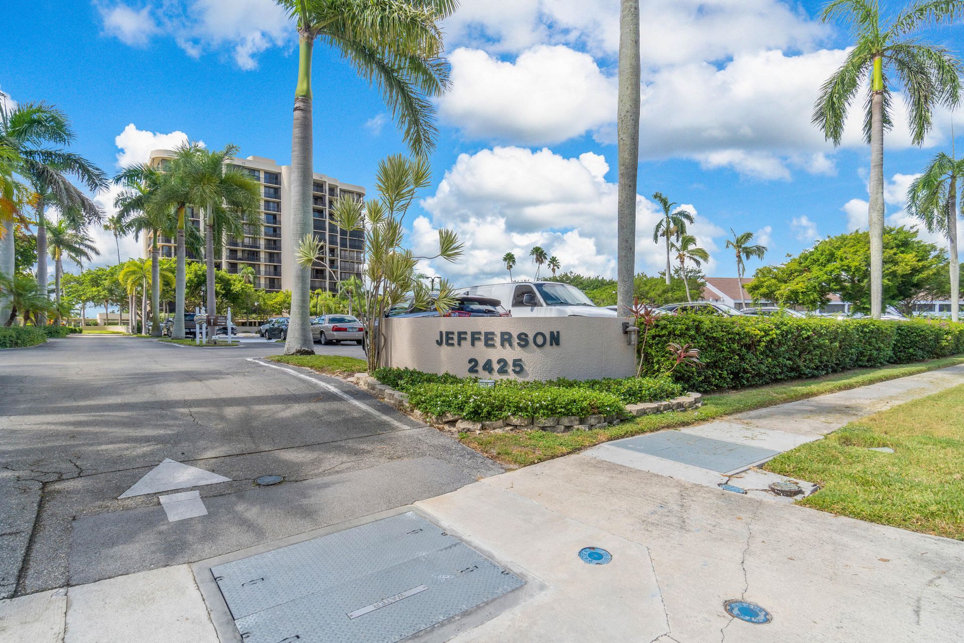 2425 Presidential Way, Unit 304, West Palm Beach, FL 33401 Photo