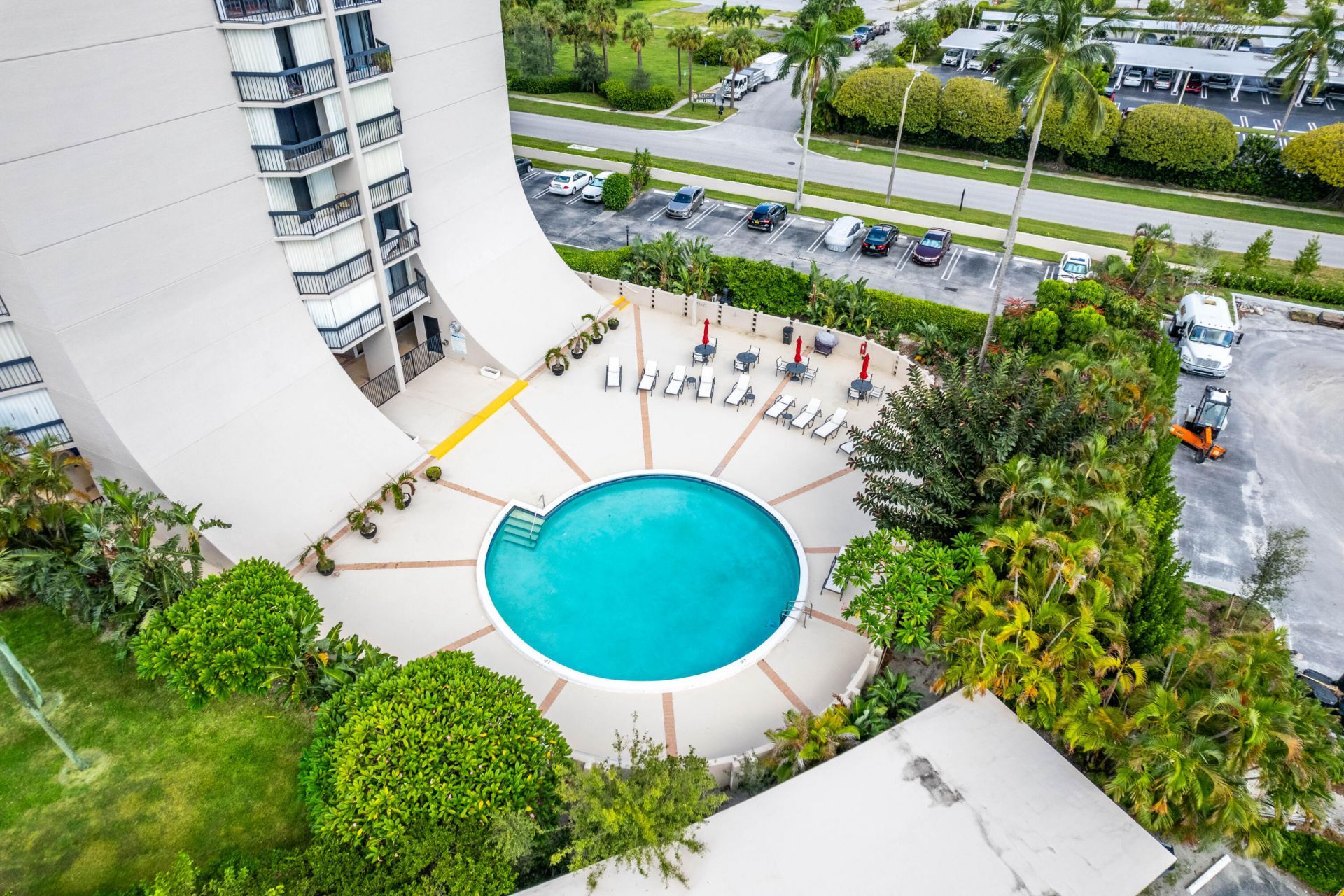 2425 Presidential Way, Unit 304, West Palm Beach, FL 33401 Photo