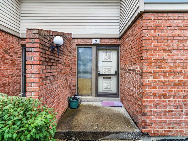 51 Aspen Court, Springdale, OH 45246 Photo 3