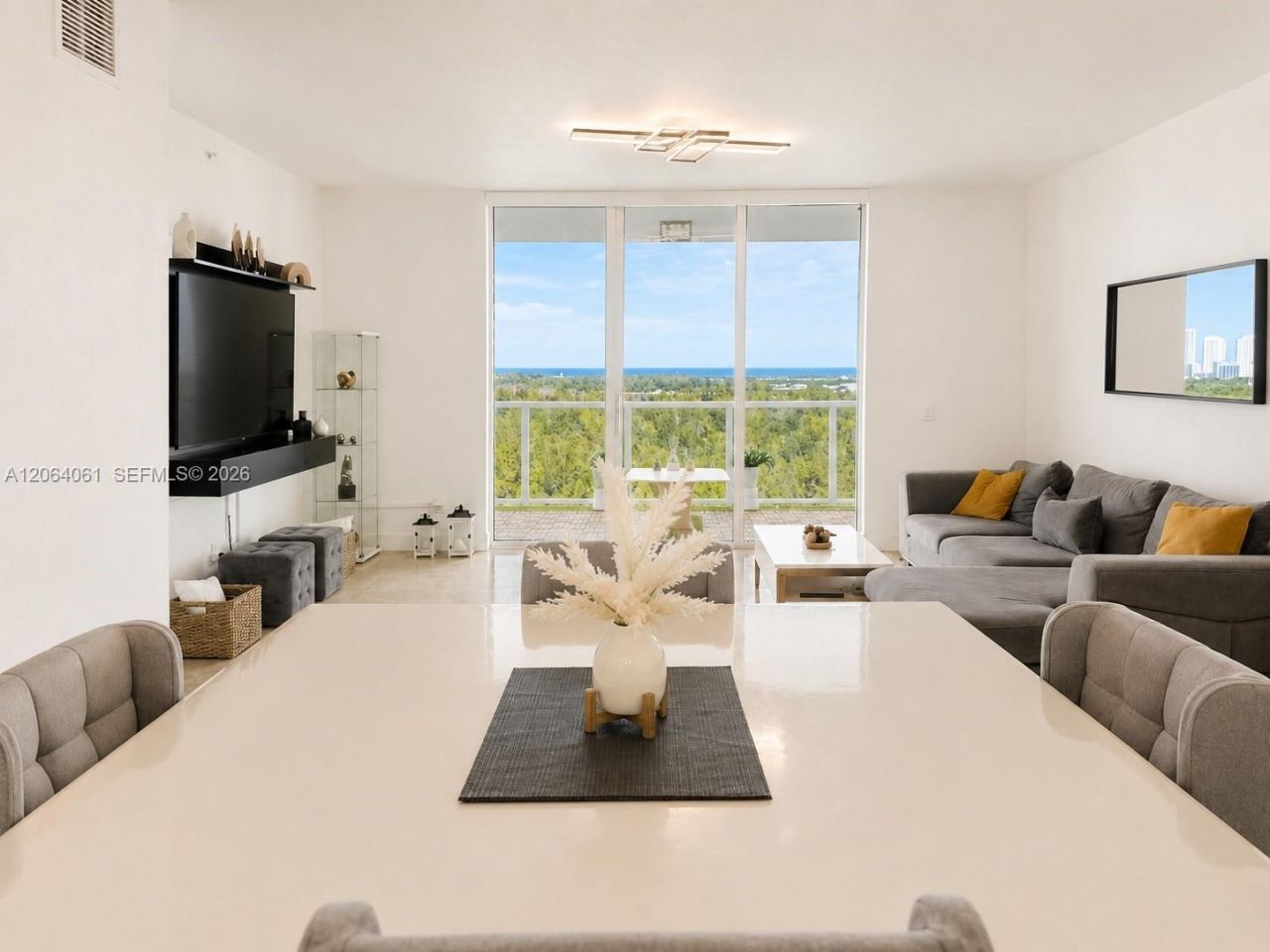 14951 Royal Oaks Ln, Unit 1501, North Miami, FL 33181 Photo