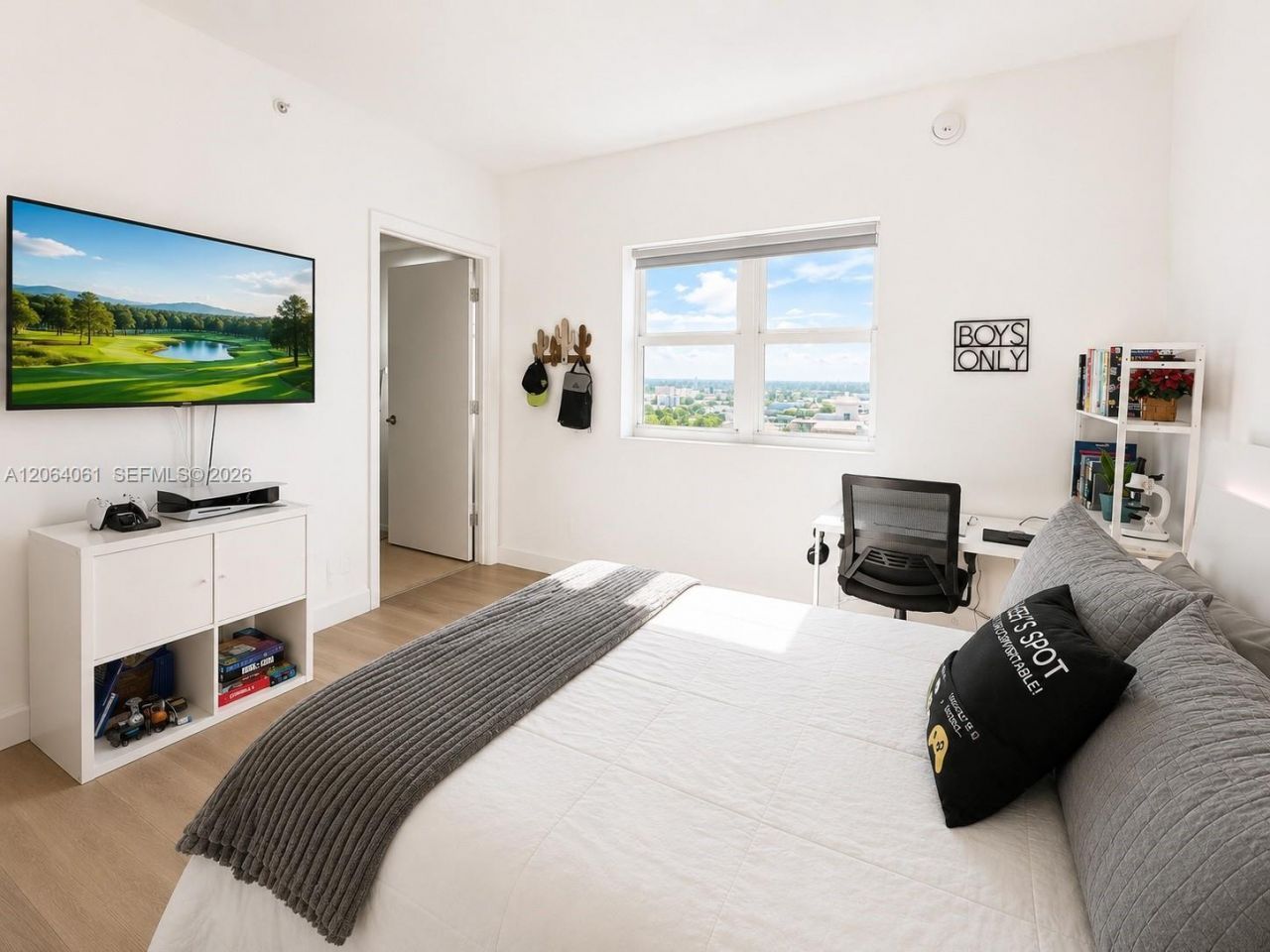 14951 Royal Oaks Ln, Unit 1501, North Miami, FL 33181 Photo
