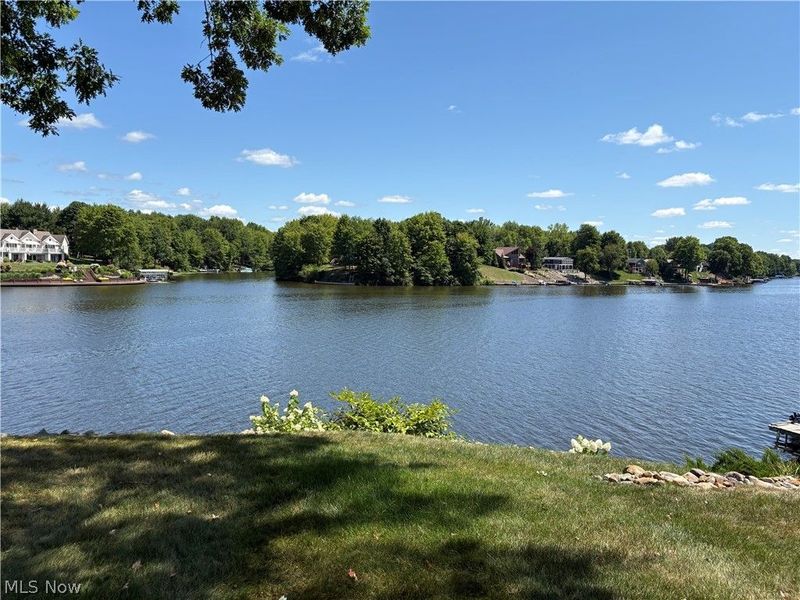 1047 Lode Star Drive, Roaming Shores, OH 44085 Photo 10