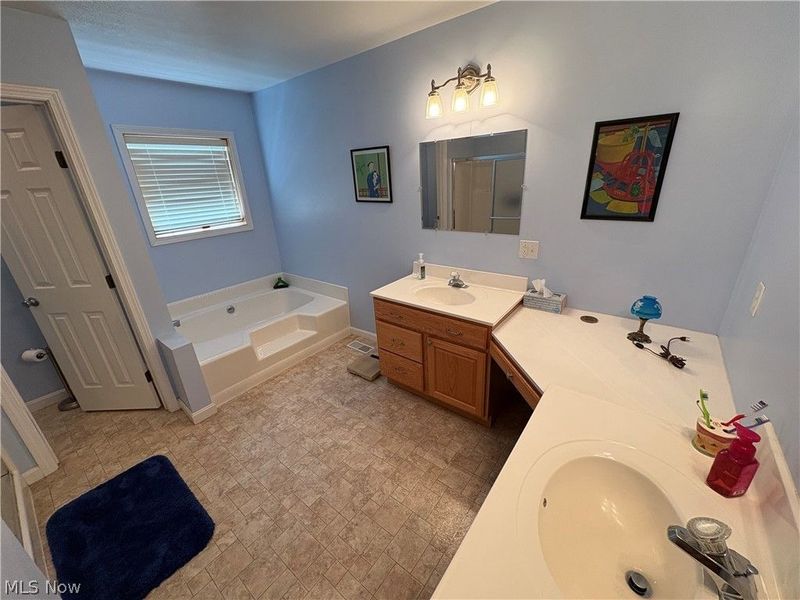1047 Lode Star Drive, Roaming Shores, OH 44085 Photo 14