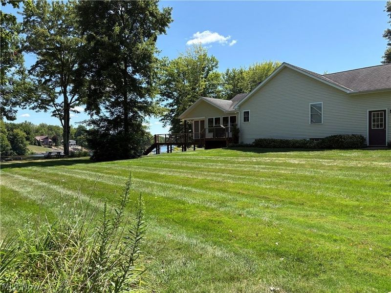 1047 Lode Star Drive, Roaming Shores, OH 44085 Photo 2