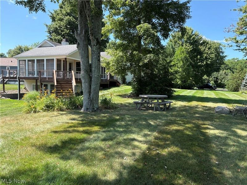 1047 Lode Star Drive, Roaming Shores, OH 44085 Photo 8